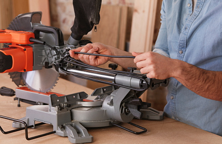 Slide Mitre Saw Black+Decker (BES710-QS) 2100W, 254mm, 5.000rpm