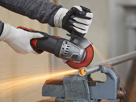 Angle Grinder Black+Decker (BEG220-QS) 900 W 125mm 12.000 rpm Angle Grinder Black+Decker (BEG220-QS) 900 W 125mm 12.000 rpm