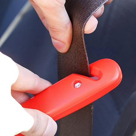 Car Emergency Safety Escape Hammer and Seatbelt Cutter 2 in 1, Red