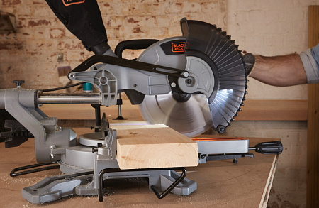 Slide Mitre Saw Black+Decker (BES710-QS) 2100W, 254mm, 5.000rpm